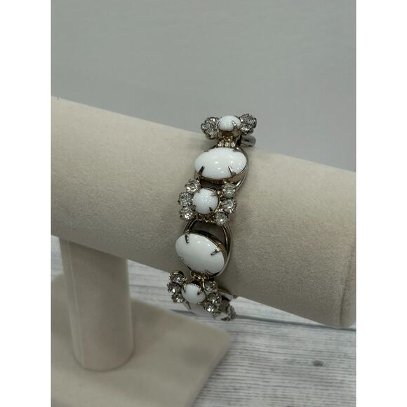 Vintage White Milk Glass Cabochon and Sparkling Rhinestone Silver Tone Bracelet - Picture 2 of 14